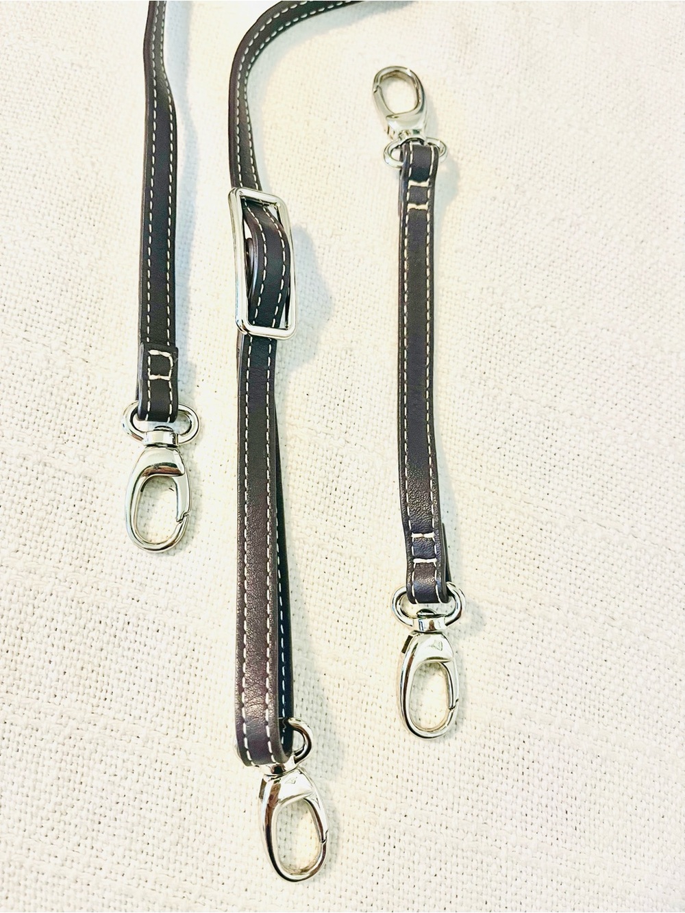 Adorable True Leather Crossbody in Beautiful Rich Plum - Picture 4 of 8